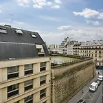 Louisa París